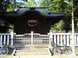 八雲神社はひっそりと寂しい感じでした