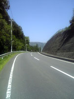 国道はやっぱり車が多いので県道へ