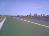 水門近くの自転車道からの風景